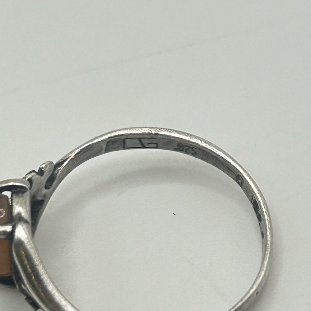 Tiny Vintage Shell Ring, Sterling Silver - Size 6 - image 6